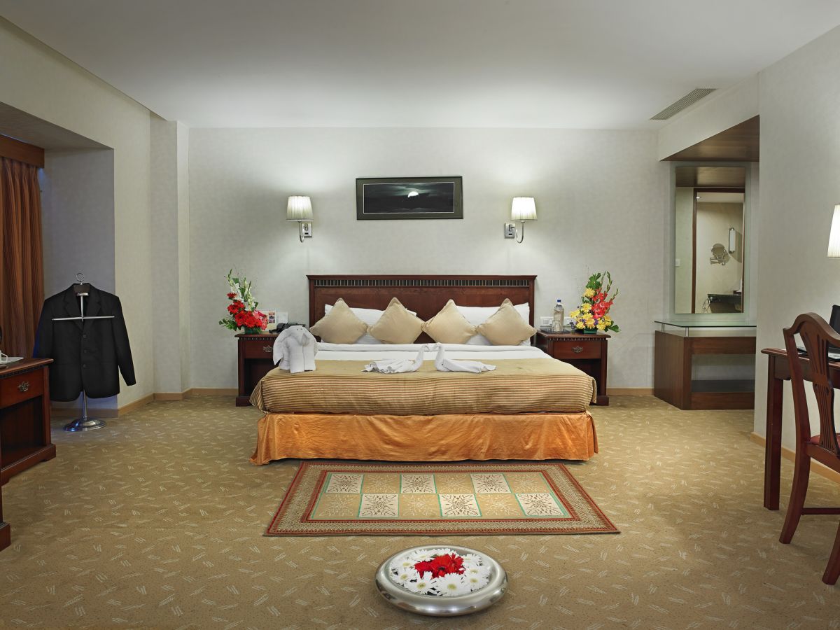 Hotel Room Grandeur